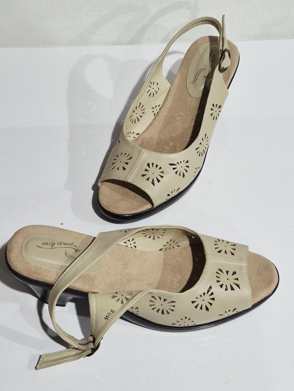 Easy Street Women's Beige Slingback Peep Toe Kitten Heels  Sandals Size 9 1/2W